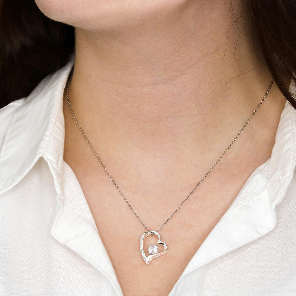 Forever Love Pendant Necklace – A Timeless Symbol of Love, The Perfect Birthday Gift for Mom